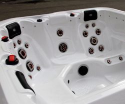 Гидромассажный спа-бассейн JNJ Spas Hurricane Riga SPA-632